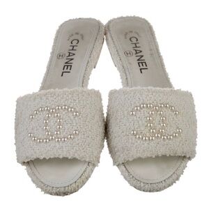 CHANEL terry cloth tweed white pearl CC Sandals size 6